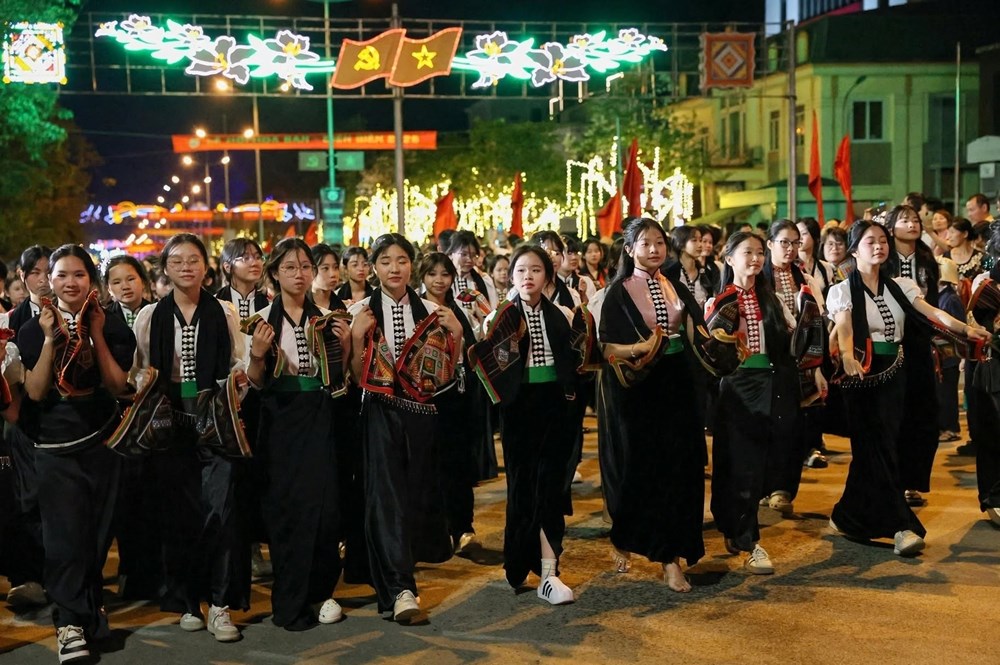Đến Điện Biên hòa mình vào Festival Dân vũ Quốc tế sôi động dịp Quốc khánh 2.9 - ảnh 1