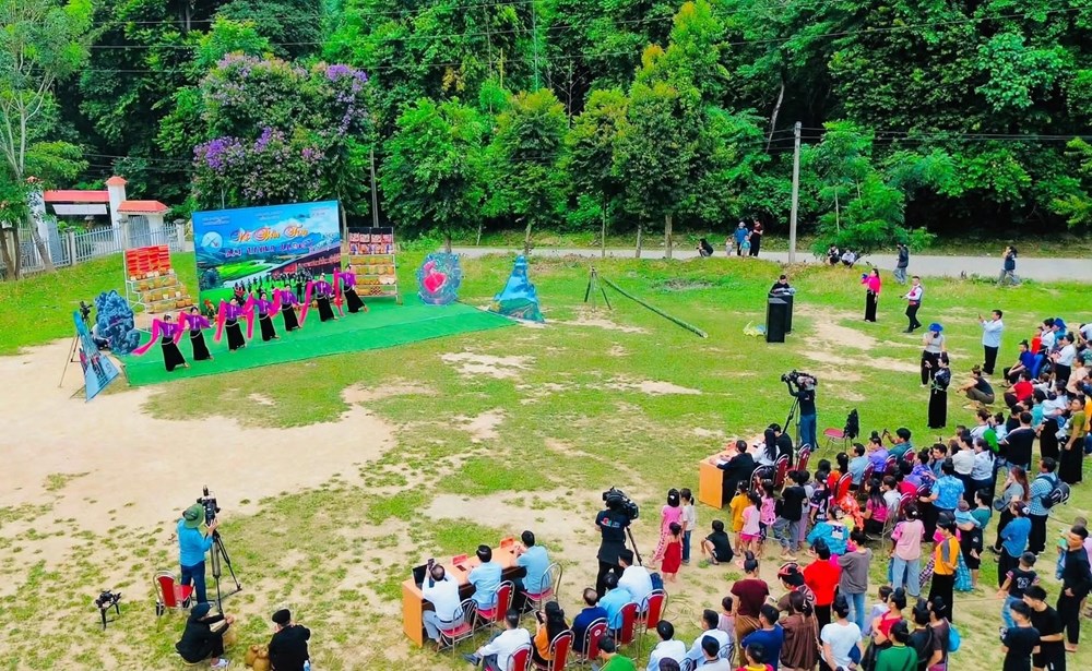Lan tỏa di sản văn hóa các dân tộc ở Bó Sinh đến công chúng - ảnh 1
