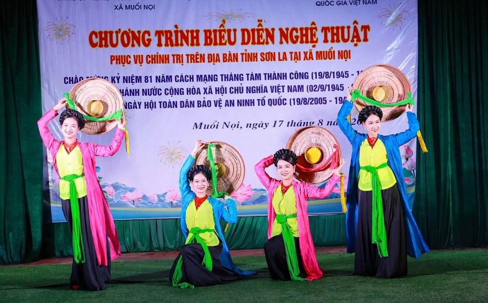 Đưa nghệ thuật truyền thống về với khán giả vùng cao Muổi Nọi - ảnh 1