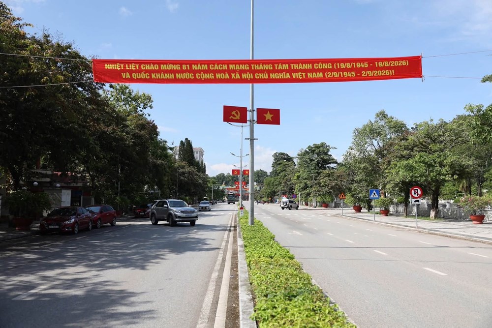 Điện Biên rực rỡ sắc màu chào mừng 81 năm Quốc khánh 2.9 - ảnh 8