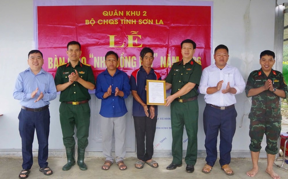 Sơn La: Bàn giao “Nhà đồng đội” tặng quân nhân có hoàn cảnh khó khăn - ảnh 1