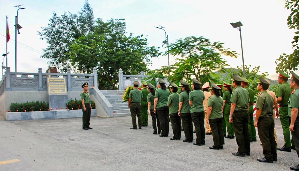Tuổi trẻ Công an Điện Biên tri ân Anh hùng liệt sĩ Phạm Văn Cường - ảnh 1