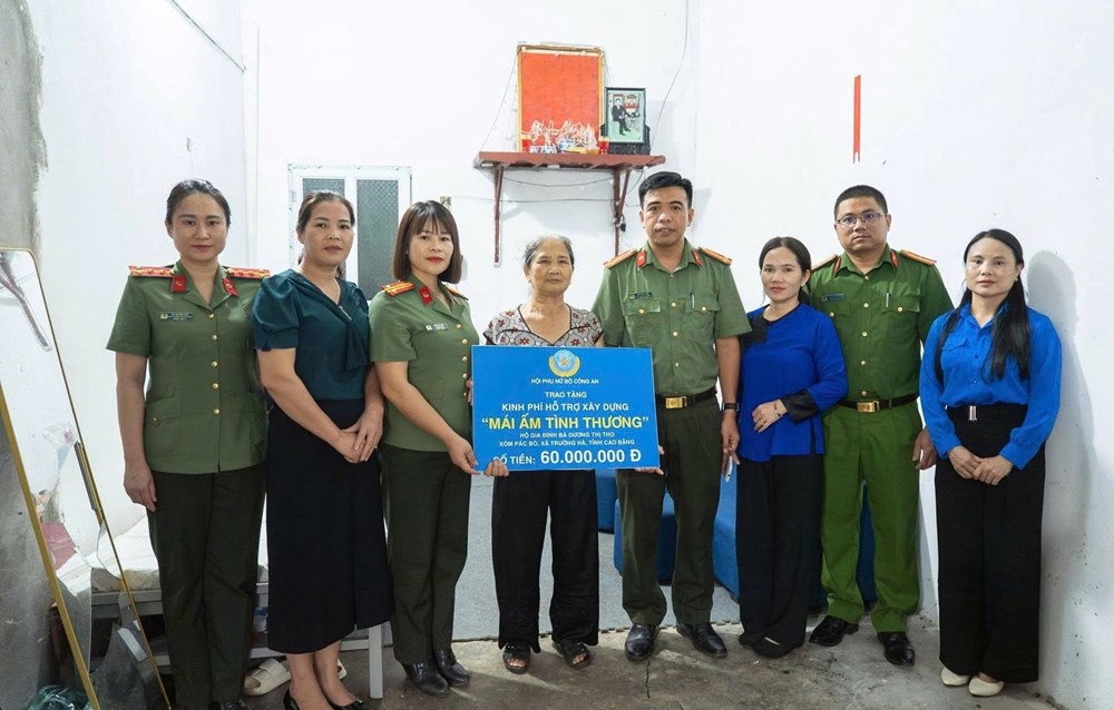 Hỗ trợ 120 triệu đồng xây “Mái ấm tình thương” cho 2 gia đình ở Cao Bằng - ảnh 2