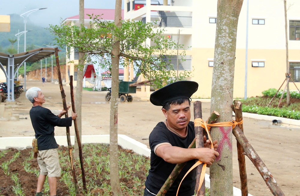 Rộn ràng đón ngôi trường mới nơi vùng biên giới Yên Sơn - ảnh 21