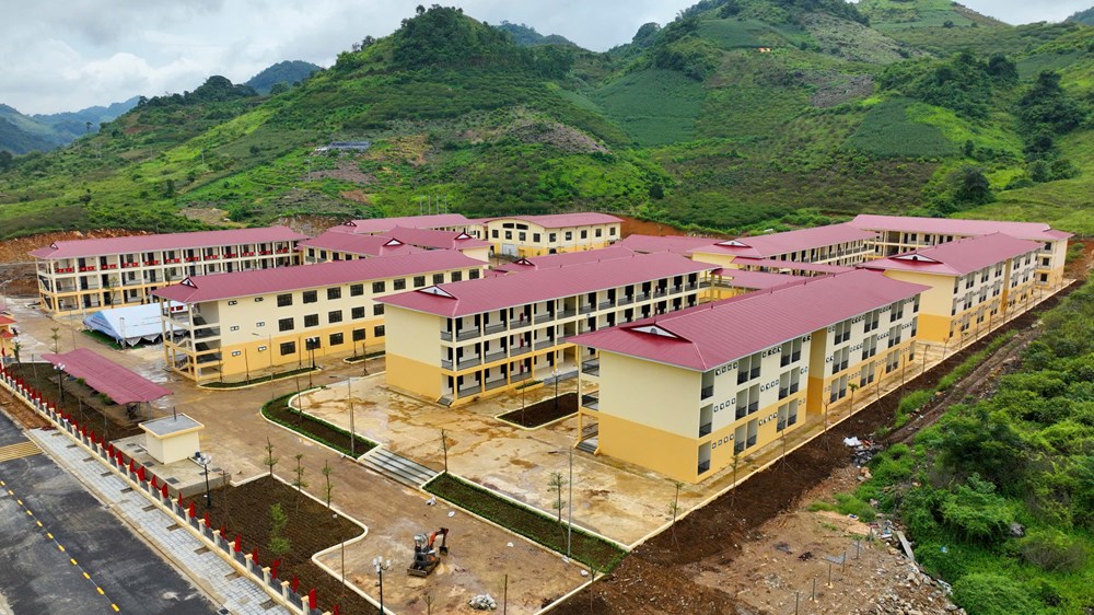 Rộn ràng đón ngôi trường mới nơi vùng biên giới Yên Sơn - ảnh 15