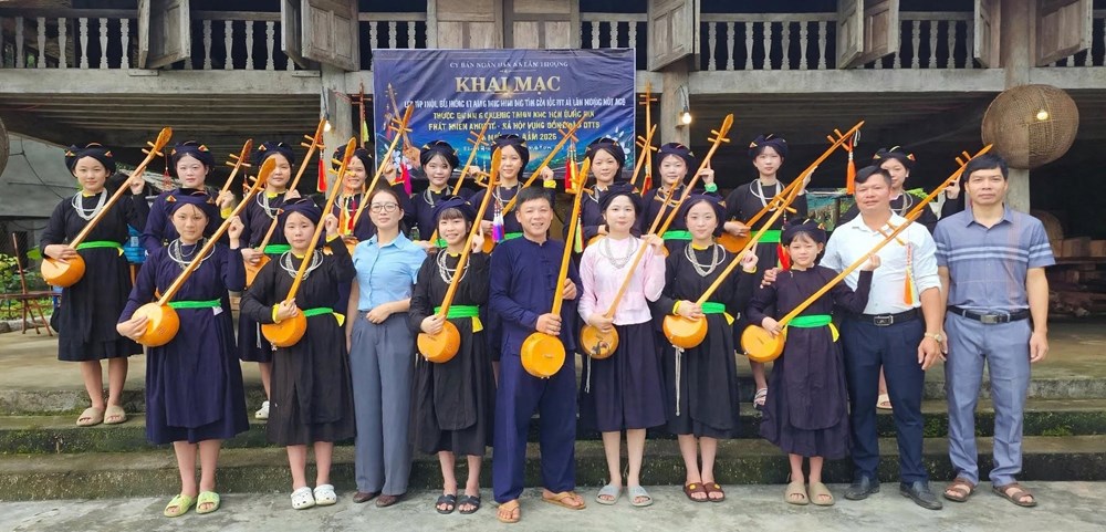 Giữ tiếng đàn Tính của người Tày ở Lâm Thượng - ảnh 1