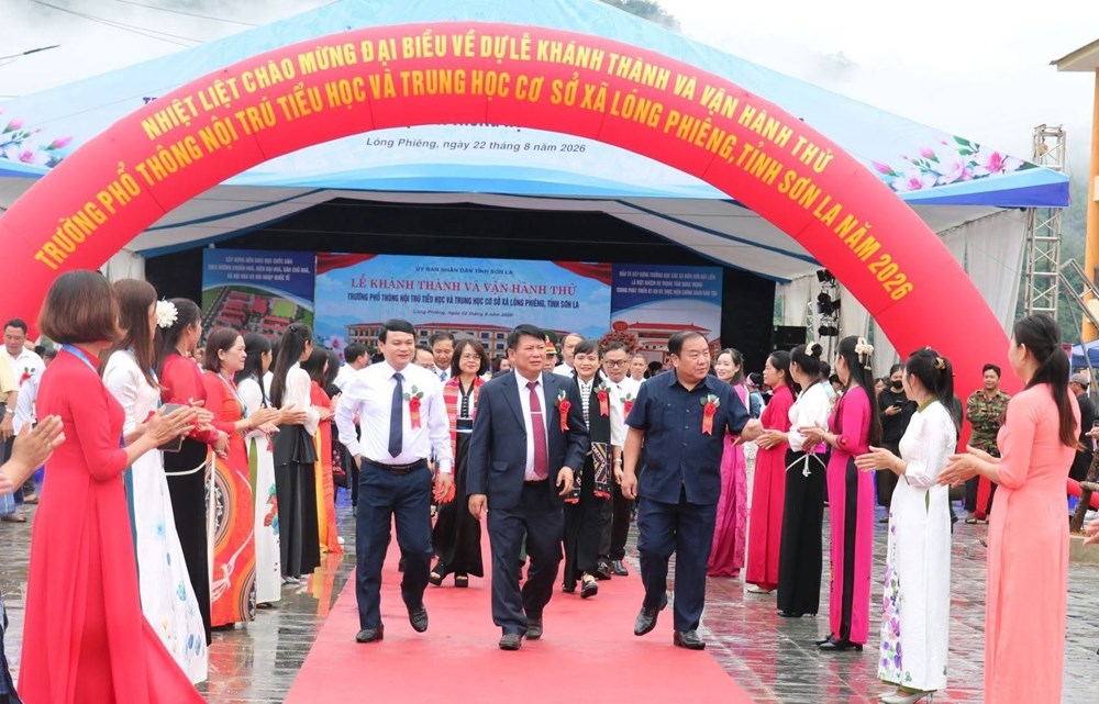 Khánh thành trường nội trú liên cấp vùng biên giới Lóng Phiêng - ảnh 1