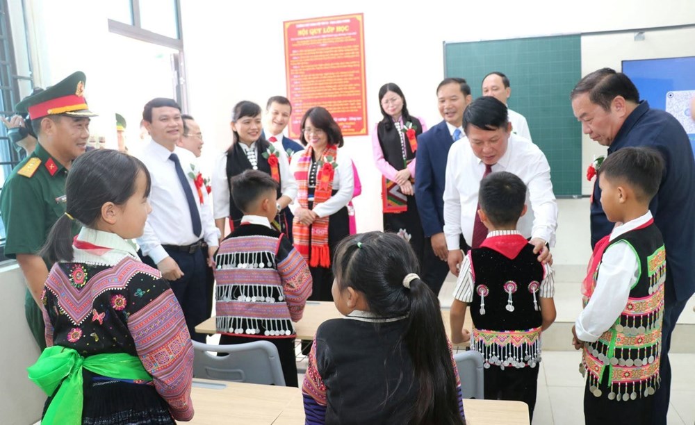 Khánh thành trường nội trú liên cấp vùng biên giới Lóng Phiêng - ảnh 12