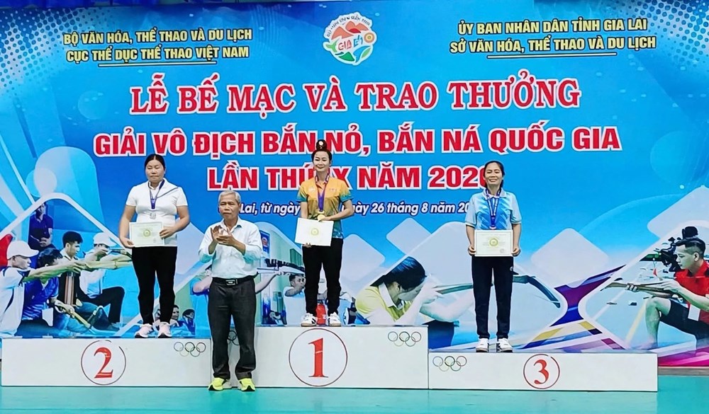VĐV Lò Thị Bích ghi dấu ấn với 98/100 điểm tại Giải Bắn nỏ quốc gia - ảnh 1