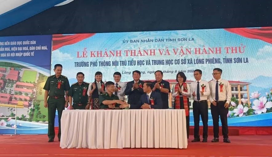 Khánh thành trường nội trú liên cấp vùng biên giới Lóng Phiêng - ảnh 6