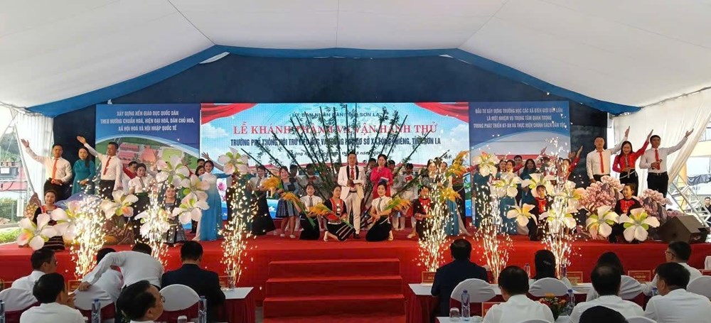 Khánh thành trường nội trú liên cấp vùng biên giới Lóng Phiêng - ảnh 8