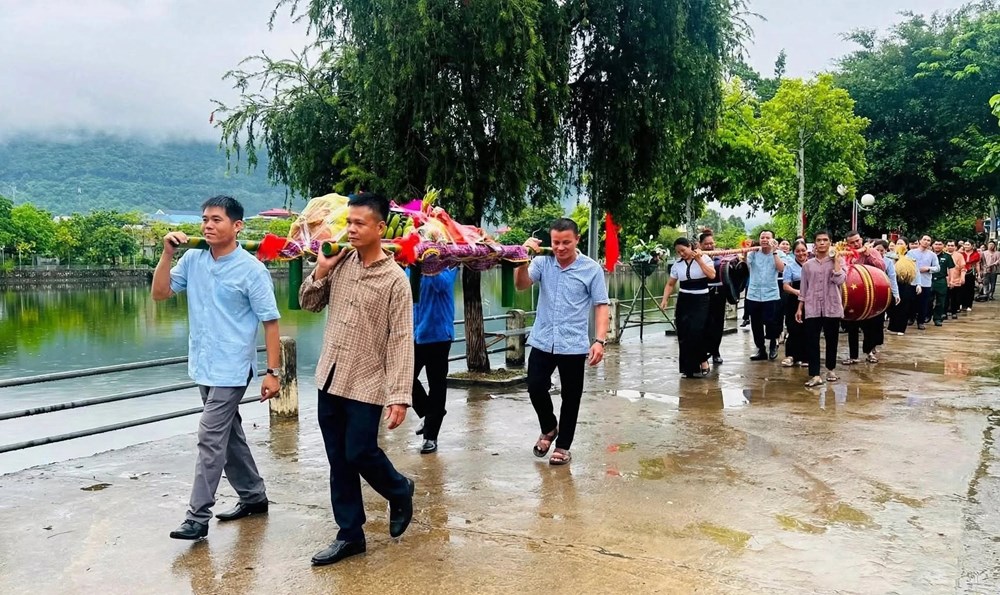 Rộn ràng Tết Xíp Xí của người Thái trắng ở Phù Yên - ảnh 1