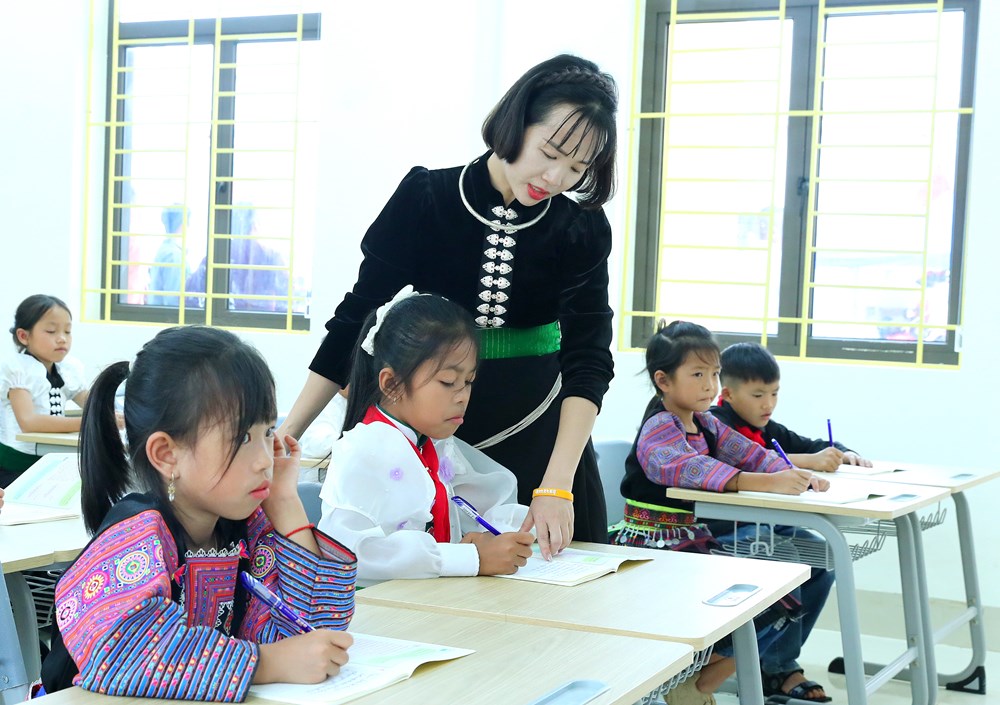 Ngôi trường nơi phên dậu Tổ quốc: Gieo chữ, dựng tương lai - ảnh 12