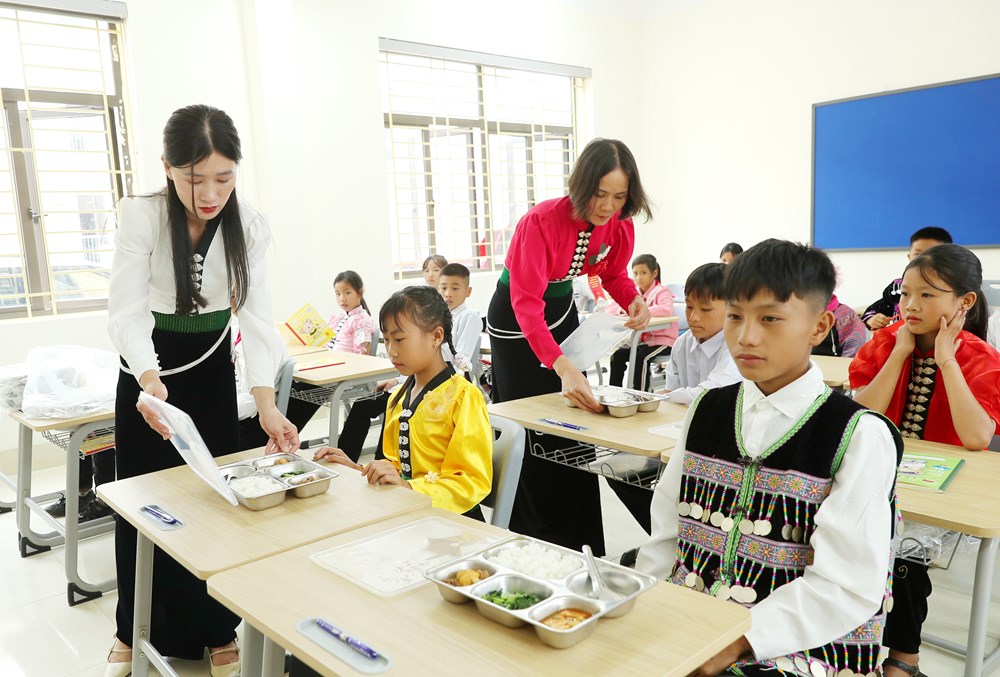 Ngôi trường nơi phên dậu Tổ quốc: Gieo chữ, dựng tương lai - ảnh 16