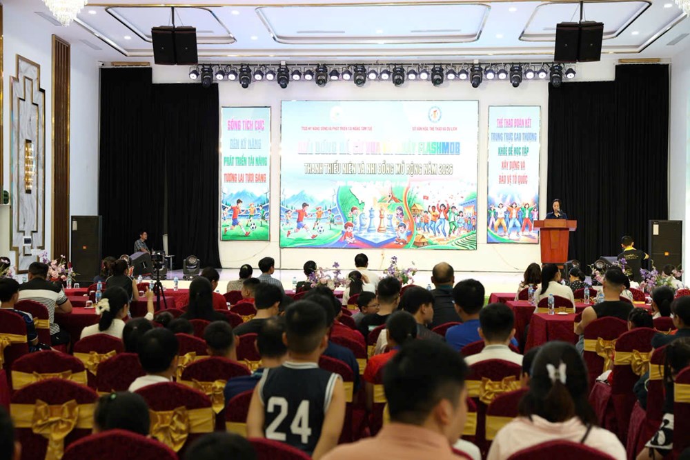 Hơn 500 VĐV tranh tài tại Giải Bóng đá, Cờ vua và Nhảy Flashmob Điện Biên - ảnh 1