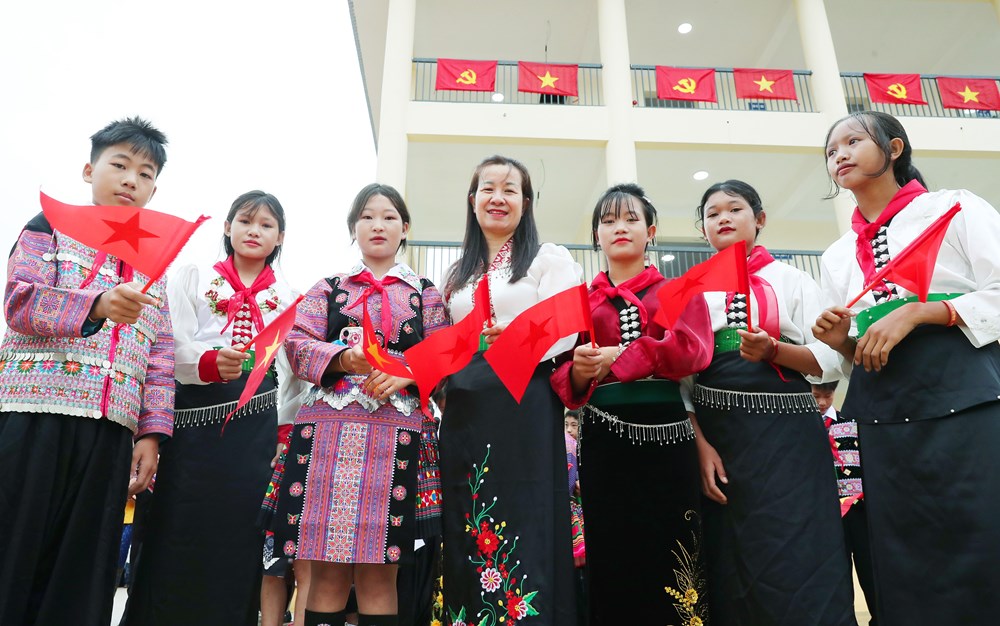 Ngôi trường nơi phên dậu Tổ quốc: Gieo chữ, dựng tương lai - ảnh 9