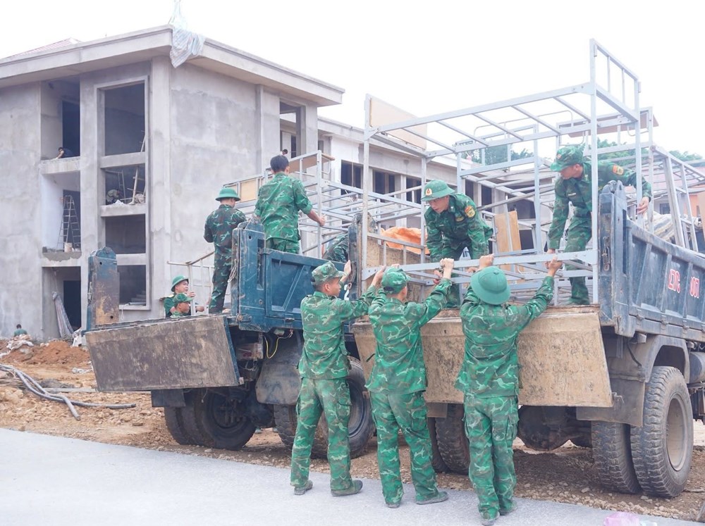 Vùng biên Núa Ngam tất bật chỉnh trang trường lớp, sẵn sàng đón năm học mới - ảnh 3