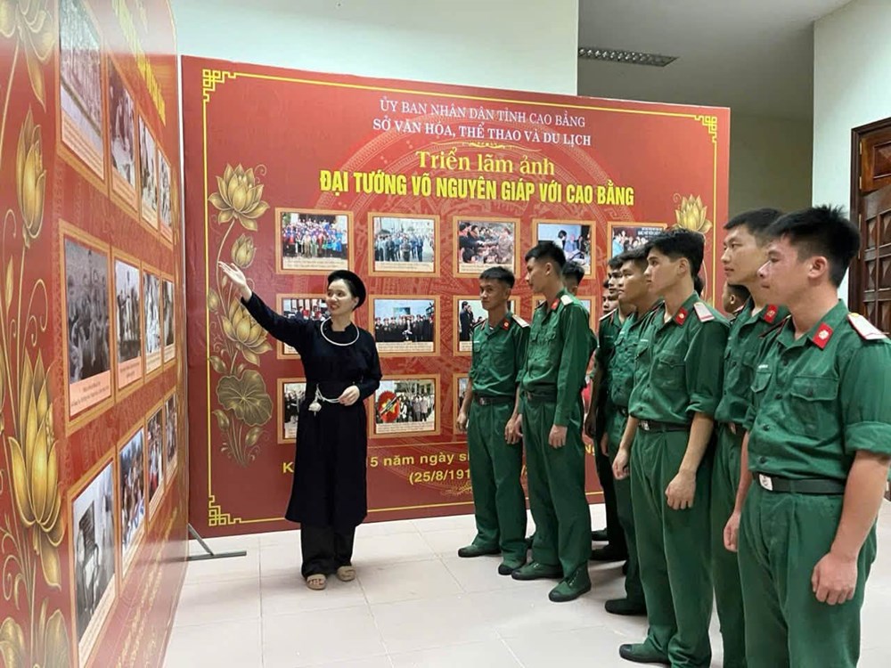 Triển lãm ảnh “Đại tướng Võ Nguyên Giáp với Cao Bằng” - ảnh 1