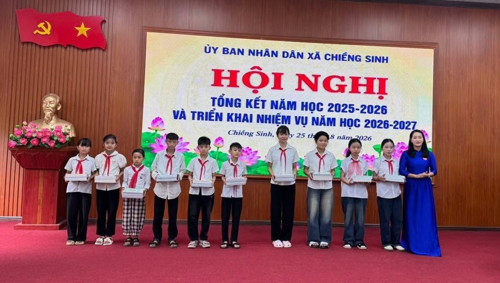 Vùng cao Chiềng Sinh chăm lo cho học sinh trước năm học mới - ảnh 2