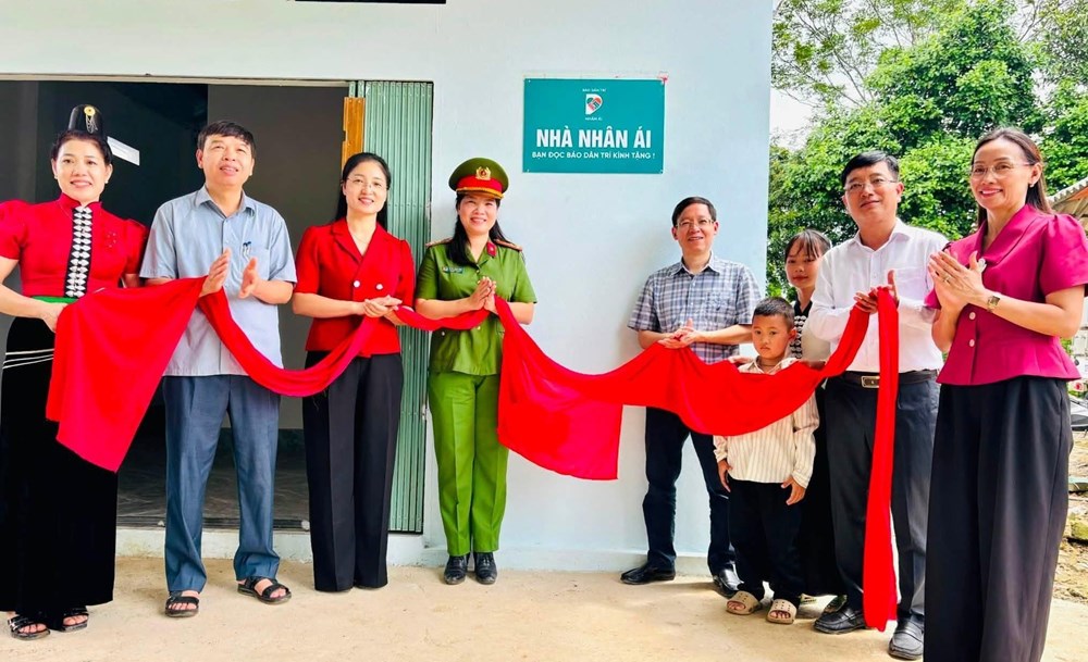 Khánh thành 8 nhà Nhân ái cho các gia đình khó khăn ở Điện Biên - ảnh 1