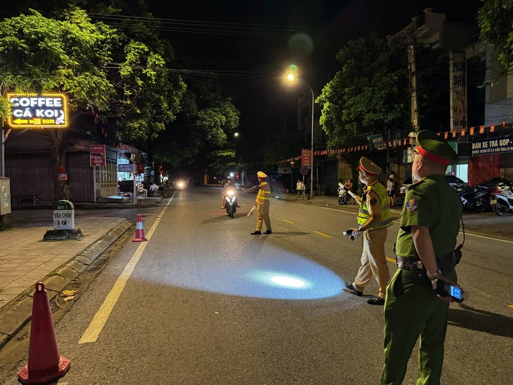 Khuyến nghị người dân cổ vũ bóng đá văn minh, tham gia giao thông an toàn - ảnh 1
