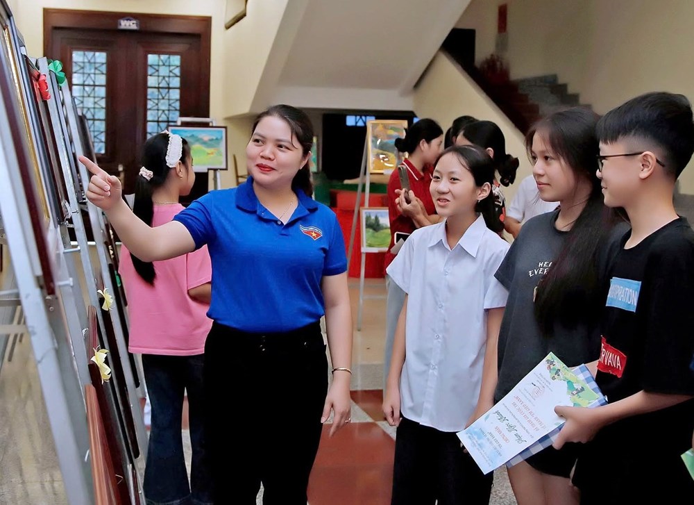 Thiếu nhi Lào Cai gửi thông điệp sống xanh qua những bức tranh - ảnh 3