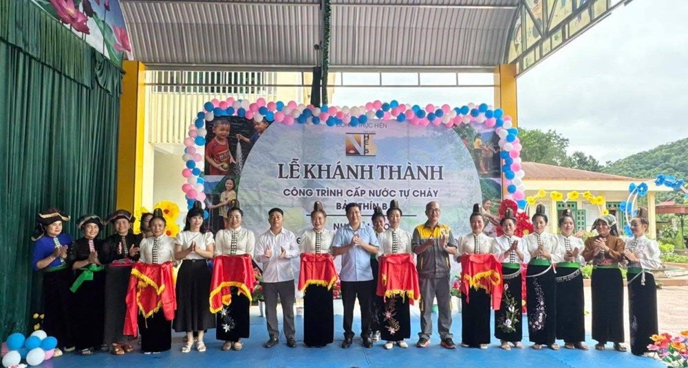 Niềm vui của 500 hộ dân vùng cao Chiềng Sinh khi có nước sinh hoạt tự chảy - ảnh 1