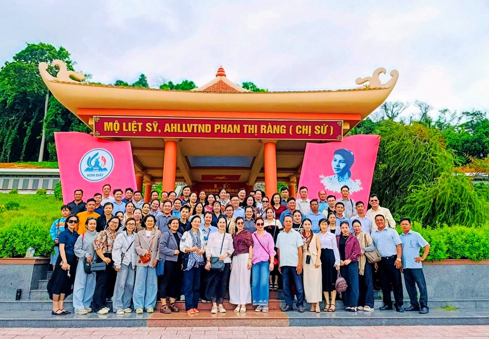 Tập huấn phương pháp biên đạo và đạo diễn chương trình văn nghệ quần chúng - ảnh 3