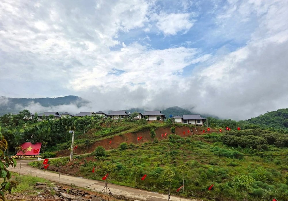 Làng Nủ rực rỡ cờ hoa đón Tết Độc lập - ảnh 11