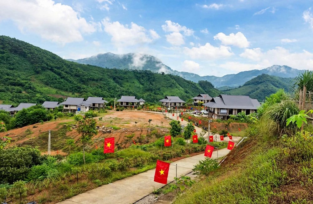 Làng Nủ rực rỡ cờ hoa đón Tết Độc lập - ảnh 10