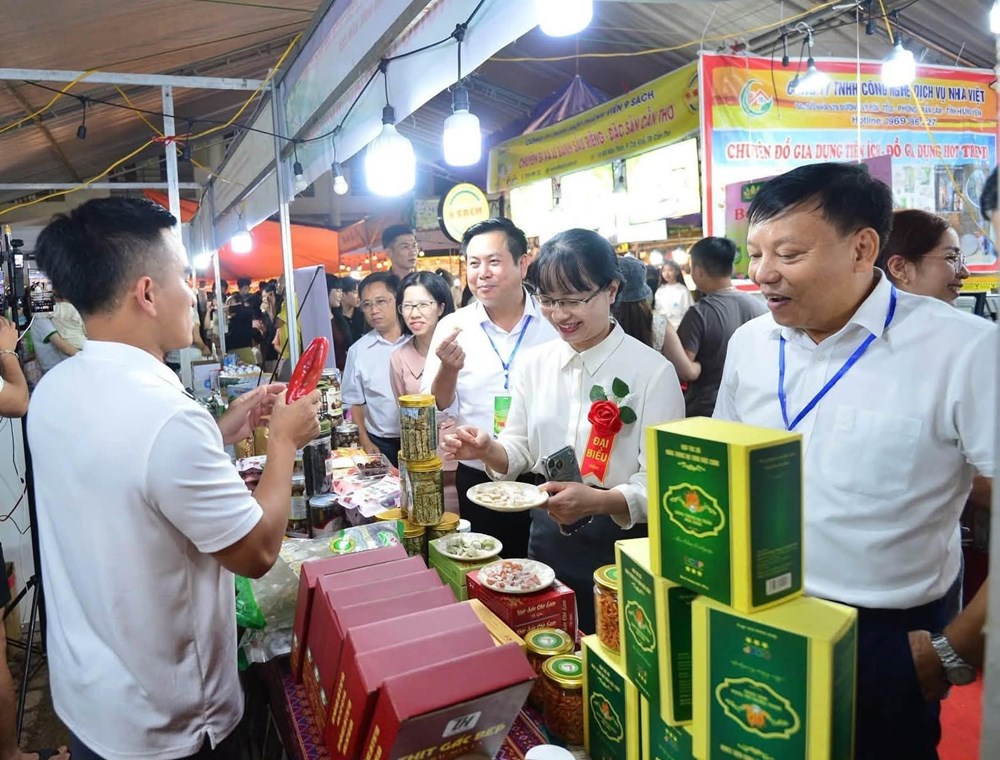 Đặc sản các vùng miền hội tụ tại Mộc Châu dịp Tết Độc lập - ảnh 5