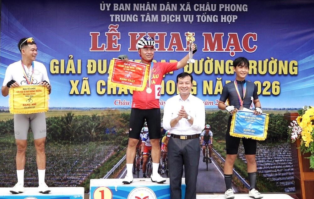 Sôi nổi giải đua xe đạp mừng Quốc khánh 2.9 ở An Giang - ảnh 4