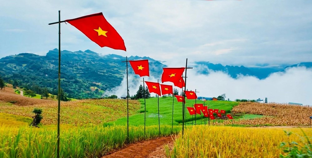 Rực rỡ “Đường cờ Tổ quốc” nơi biên cương Pà Vầy Sủ - ảnh 1