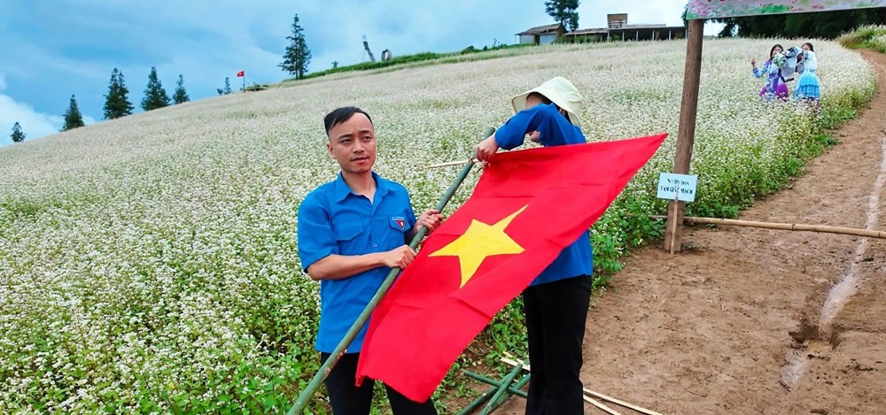 Rực rỡ “Đường cờ Tổ quốc” nơi biên cương Pà Vầy Sủ - ảnh 7