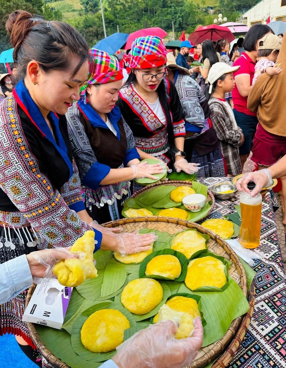 Về Mù Cang Chải vui hội giã bánh giày độc đáo của người Mông - ảnh 8