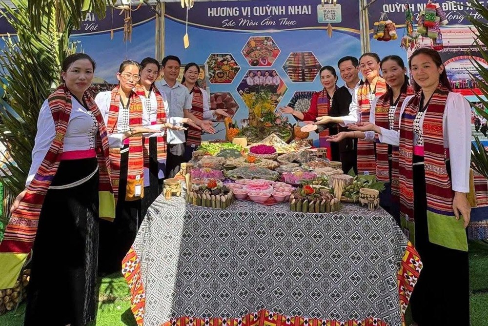 Mộc Châu rộn ràng sắc màu văn hóa chào đón Quốc khánh 2.9 - ảnh 15