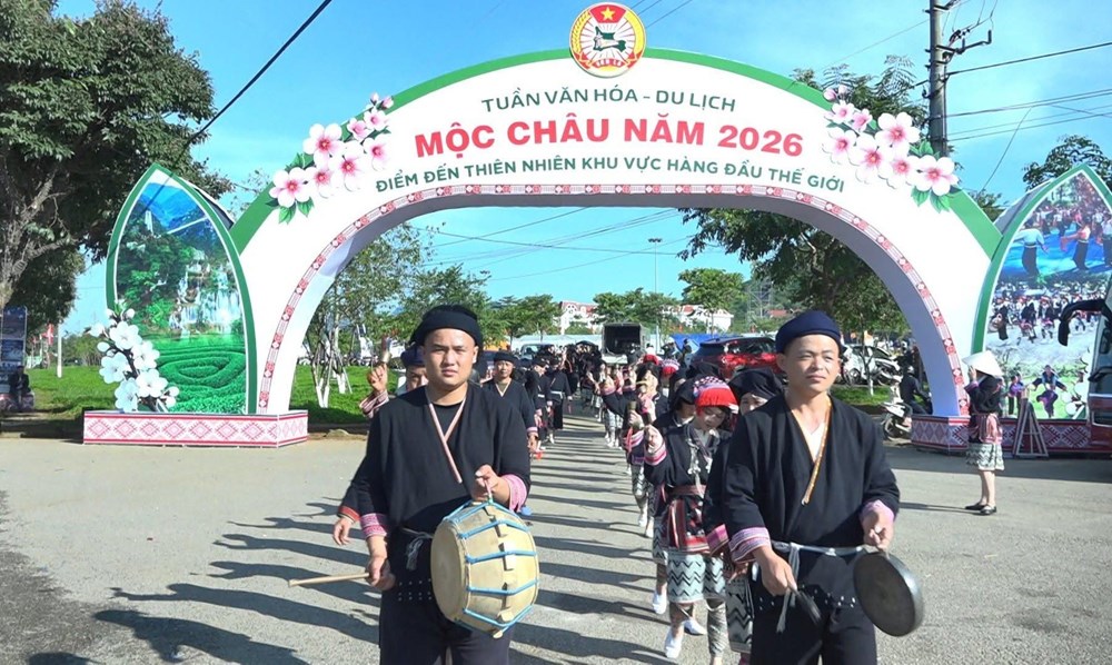 Mộc Châu rộn ràng sắc màu văn hóa chào đón Quốc khánh 2.9 - ảnh 1
