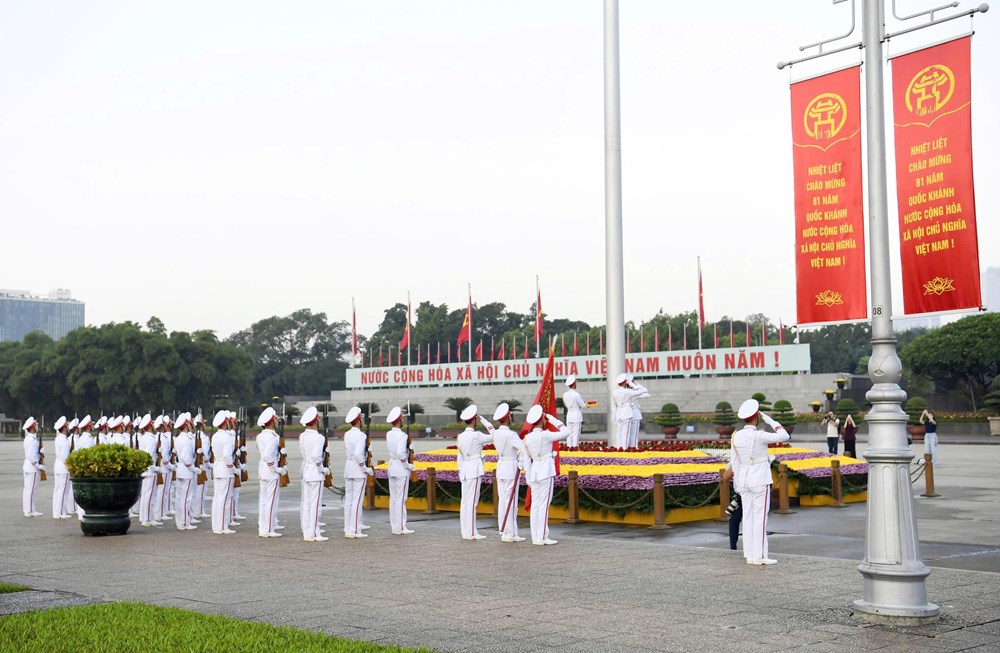 Thiêng liêng lễ thượng cờ tại Quảng trường Ba Đình ngày Quốc khánh - ảnh 11