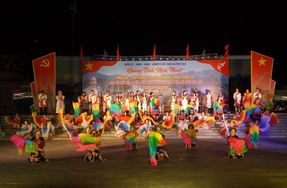 Mèo Vạc vang “Bản hùng ca trên đá” trong đêm Quốc khánh - ảnh 5