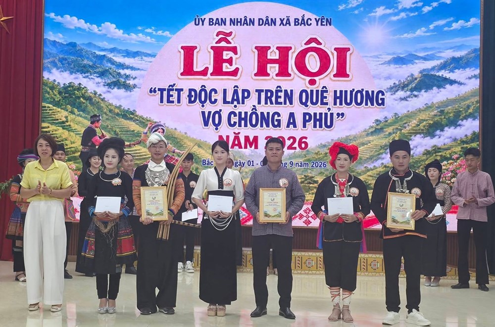 Tết Độc lập trên quê hương Vợ chồng A Phủ - ảnh 12