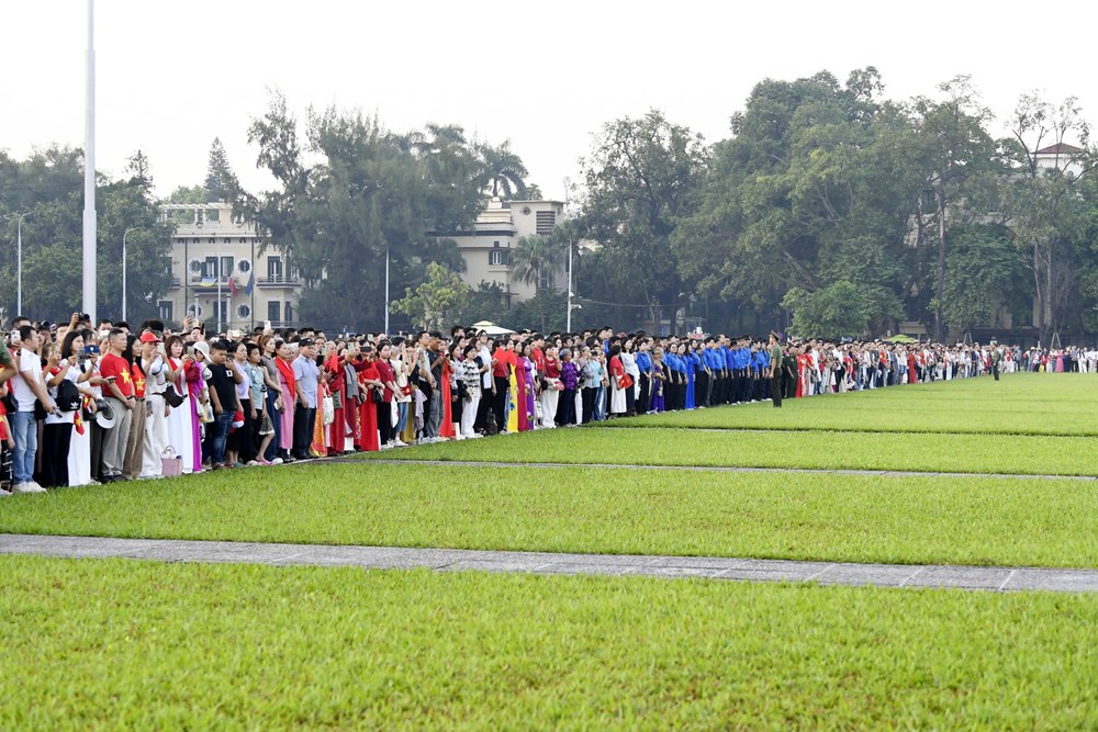 Thiêng liêng lễ thượng cờ tại Quảng trường Ba Đình ngày Quốc khánh - ảnh 15