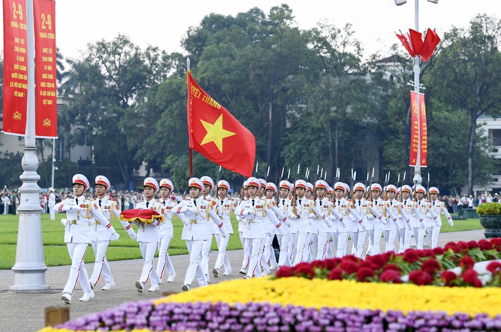 Thiêng liêng lễ thượng cờ tại Quảng trường Ba Đình ngày Quốc khánh - ảnh 3