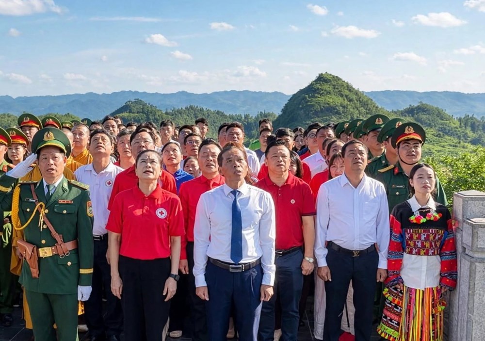 Thiêng liêng lễ thượng cờ ngày Quốc khánh tại Lũng Cú - ảnh 4