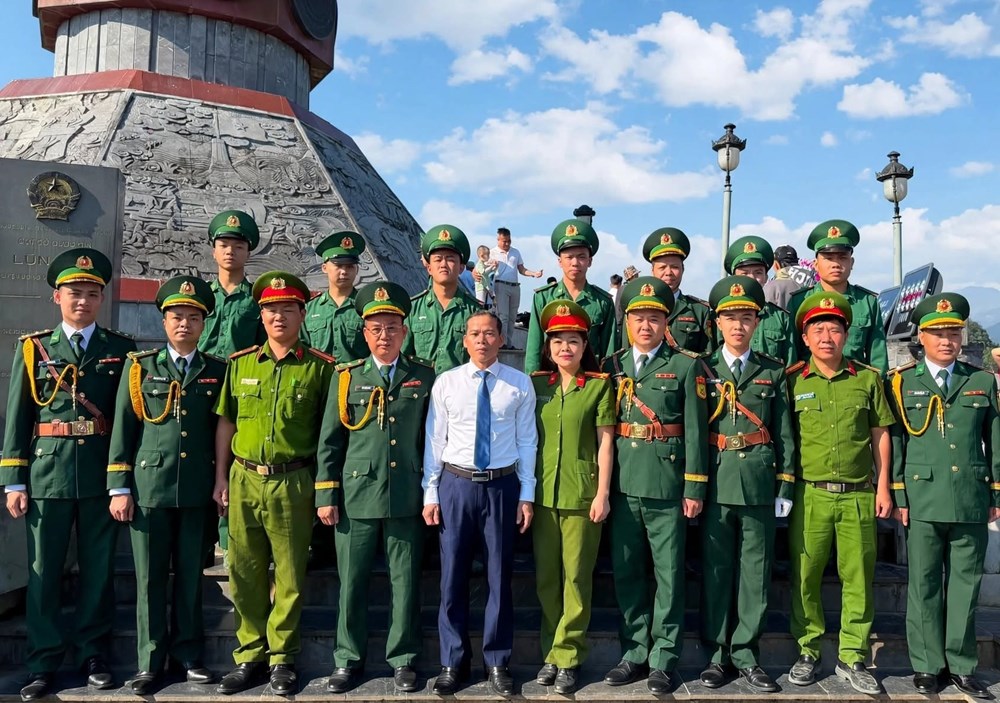 Thiêng liêng lễ thượng cờ ngày Quốc khánh tại Lũng Cú - ảnh 3