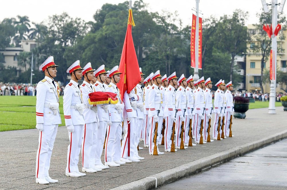 Thiêng liêng lễ thượng cờ tại Quảng trường Ba Đình ngày Quốc khánh - ảnh 4