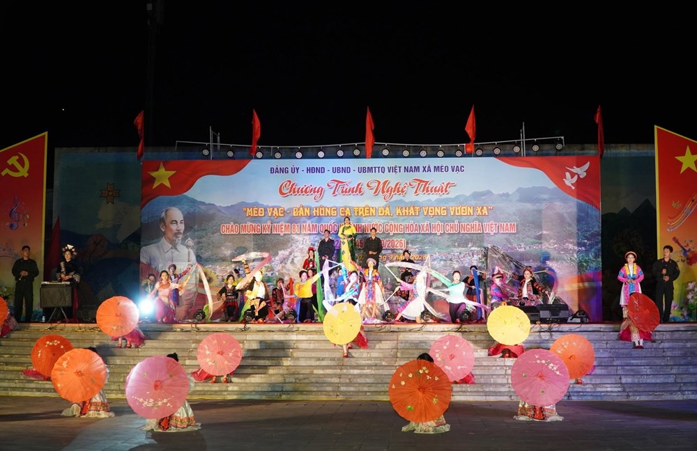 Mèo Vạc vang “Bản hùng ca trên đá” trong đêm Quốc khánh - ảnh 2
