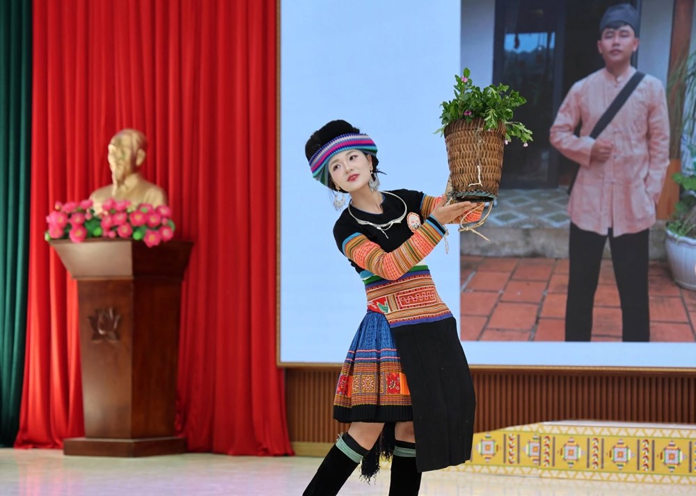 Tết Độc lập trên quê hương Vợ chồng A Phủ - ảnh 4