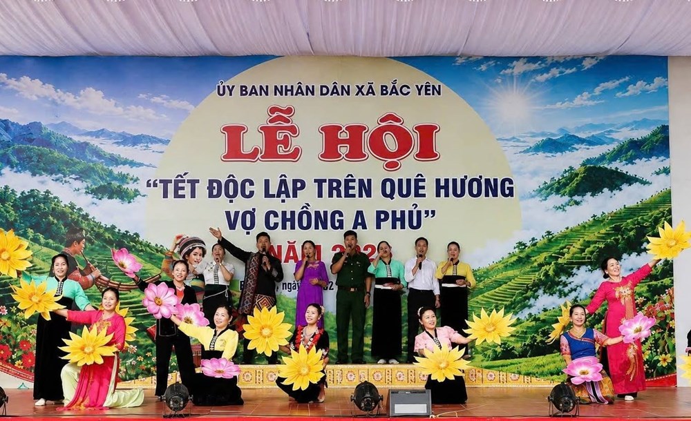 Tết Độc lập trên quê hương Vợ chồng A Phủ - ảnh 2