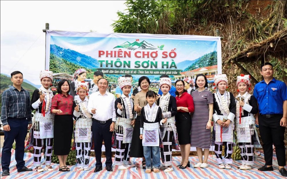 Lào Cai đưa chuyển đổi số đến từng cộng đồng dân cư - ảnh 1