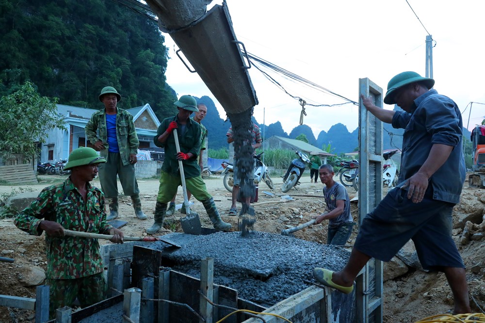 Bộ đội Sư đoàn 3 - Sao Vàng góp sức dựng trường nơi biên giới - ảnh 13